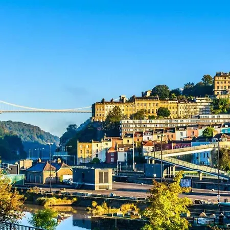 1 Bedroom In City Centre * Bristol